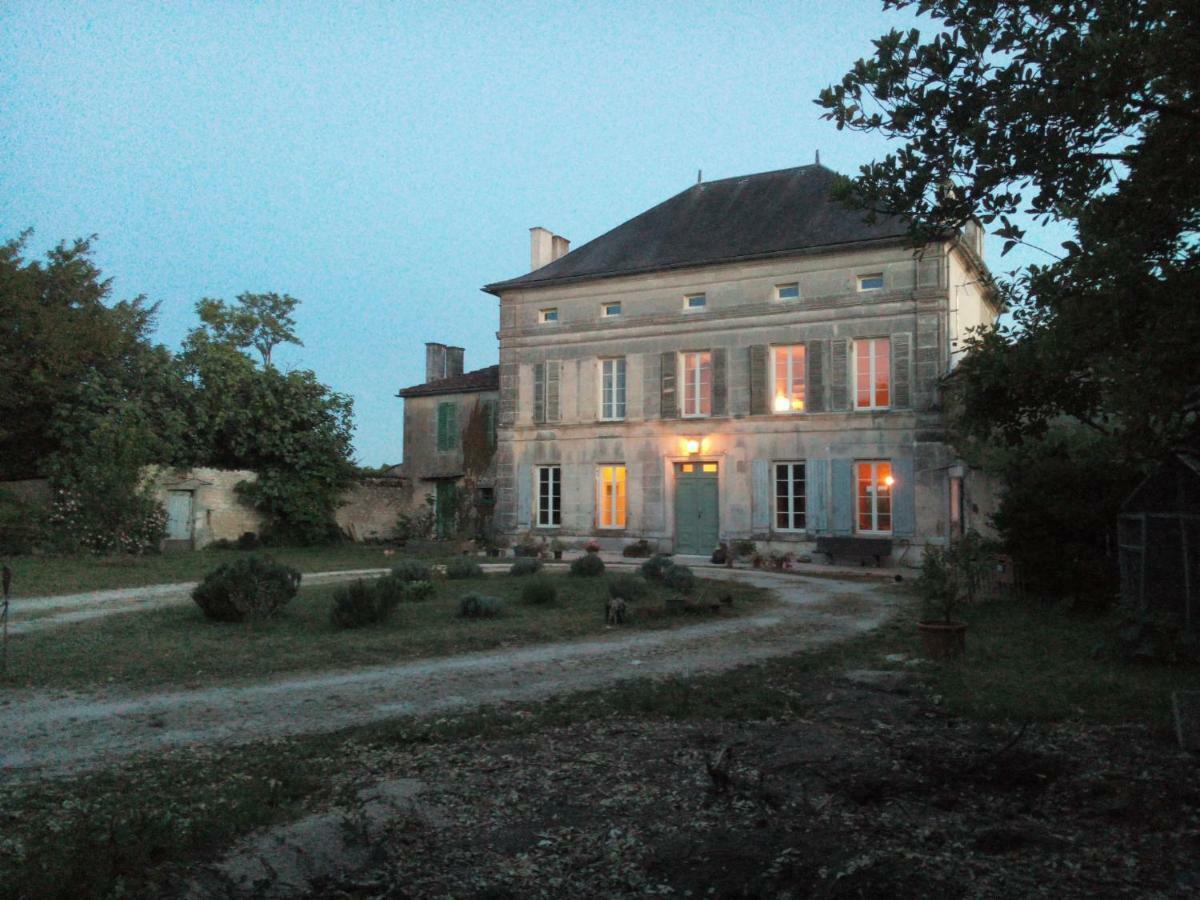 Le Dojo Du Plessis Mareuil (Charente) Exterior foto